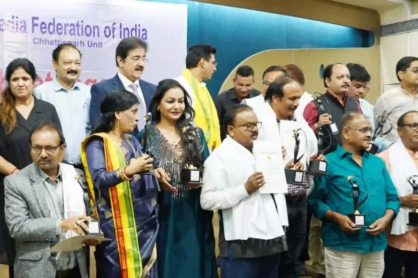 fqS1xEI8iw19mLE-qBor2 (1)